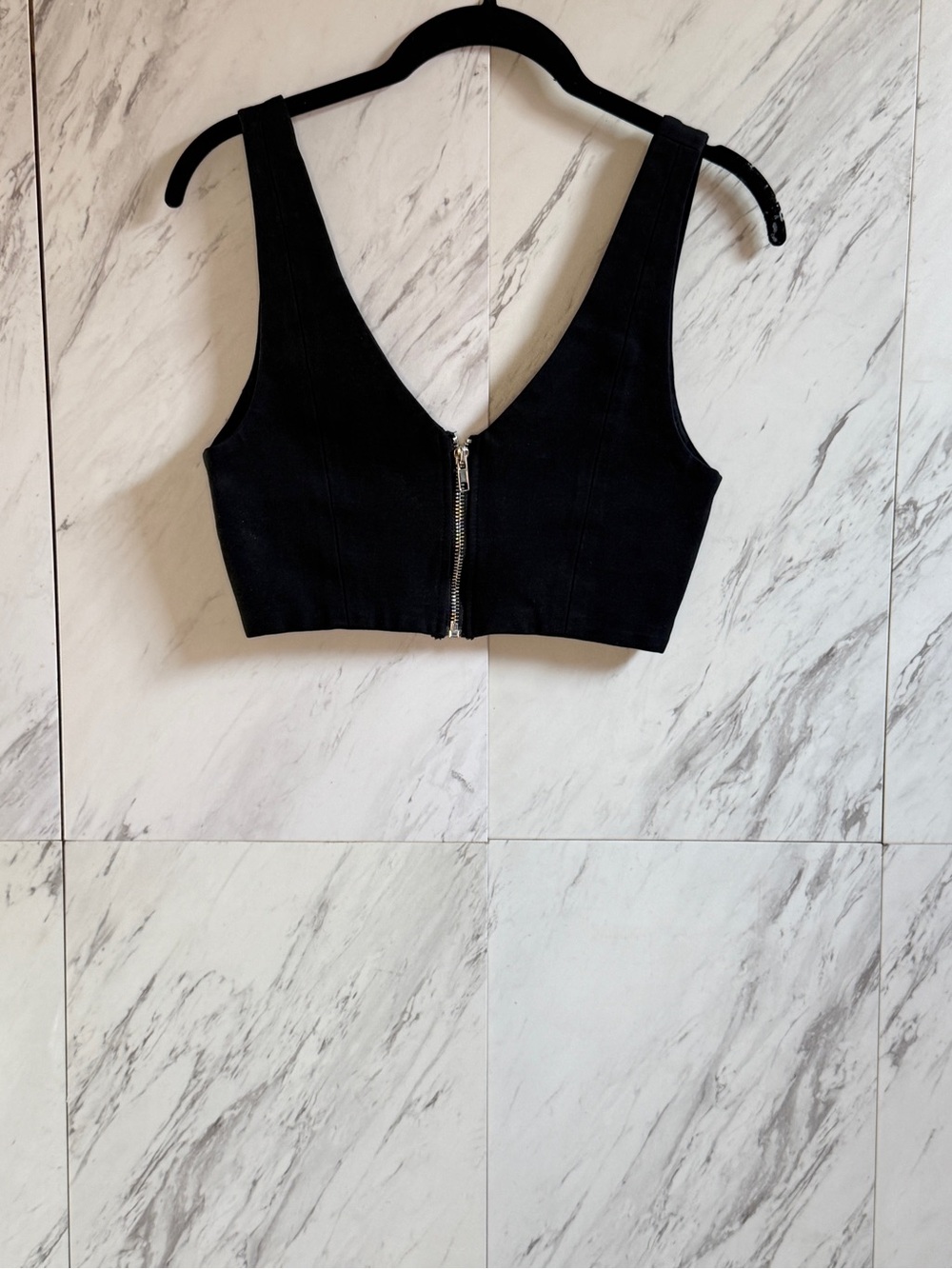 Akira Chicago Black Zipper Front V-Neck Bralette Crop Top Medium M
